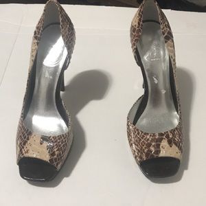 Jessica Simpson snakeskin peeptoe heels size 6B